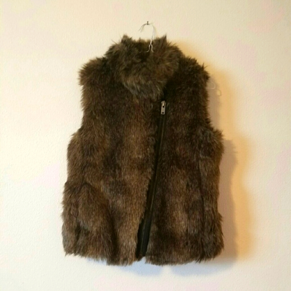 Banana Republic Faux Fur Vest NWT